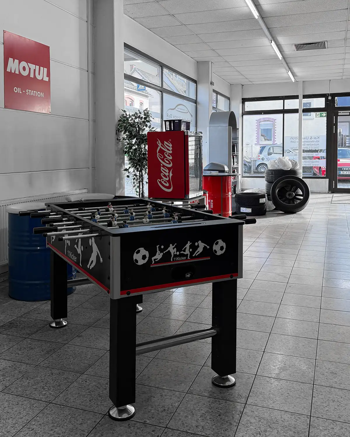 Aufenthaltsbereich KFZ-Werkstatt Stroh